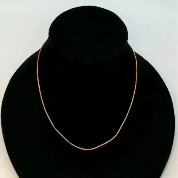 Vintage Estate 16 in Gold Tone Necklace - Picture 1 of 3